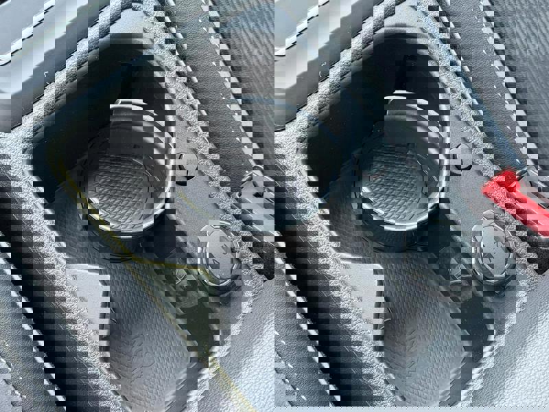 Image Volkswagen 潇晬嘠䥉⁉敂汲湩⁥䌨ㅄ⠩㈱㈮㄰ 1.5 eTSI 150 R-Line DSG7 Full leds GPS Carplay Radar AV/AR Sièges chauffants ACC Clim auto Gtie 1 an